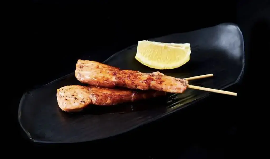 HELLO SUSHI_Herserange_slider_image_2