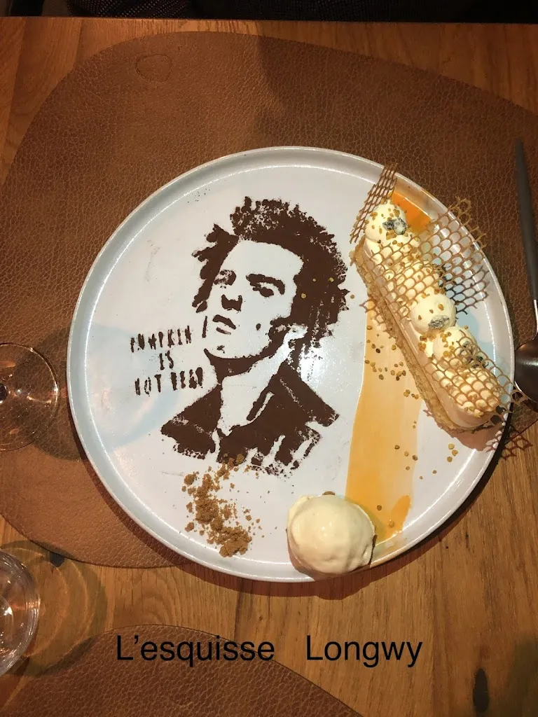 Dalila Ouzzahi_L'esquisse_Longwy_recensione