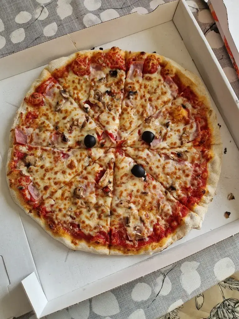 Dominique Bausch _Pizza Mia1_Homécourt_review