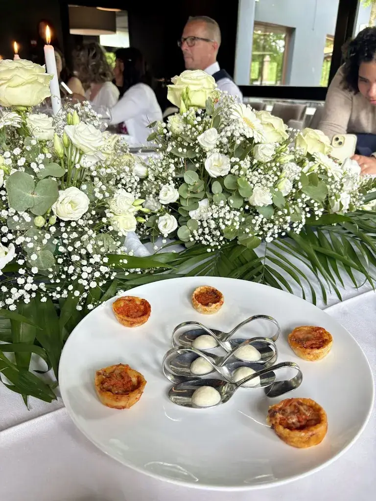 Angélique Dehors_Restaurant Les Etangs_Manom_review