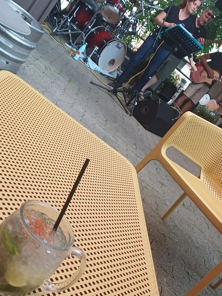 Frédérique_Stammtisch Meteor_Hochfelden_review