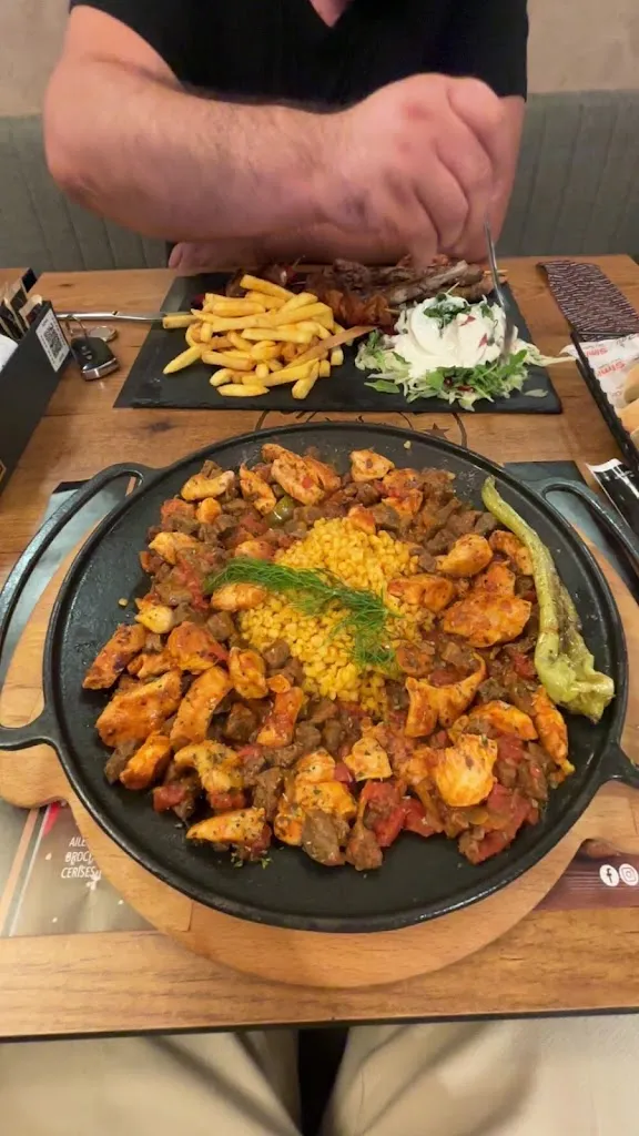 Zinedine Chelbab_Simitçi Café Mulhouse_Illzach_review