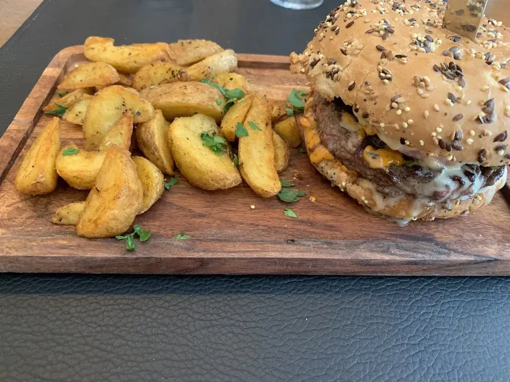 Cassandra CHOMER_L' Assiette de Marie_Francheville_review