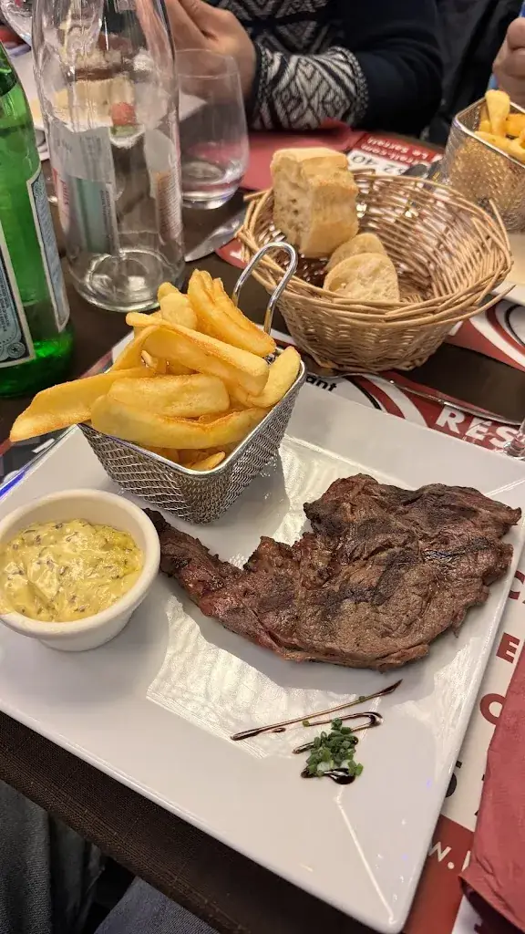 Menu_Restaurant Le Sarrail_Chapelle-Saint-Luc_image_5