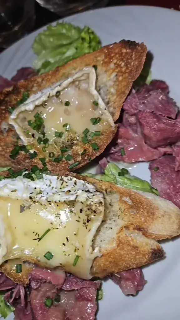 Restaurant Le Sarrail_Chapelle-Saint-Luc_slider_image_2