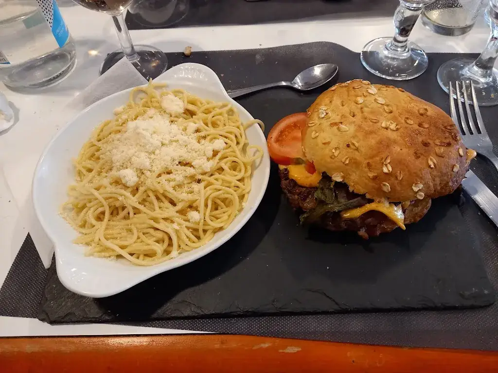 Menu_Restaurant des Terrasses_Chapelle-Saint-Luc_immagine_6