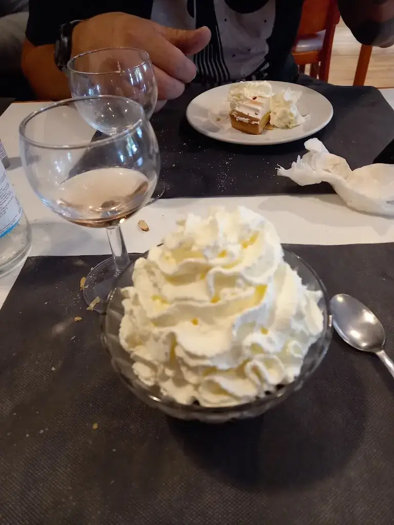 Menu_Restaurant des Terrasses_Chapelle-Saint-Luc_immagine_9