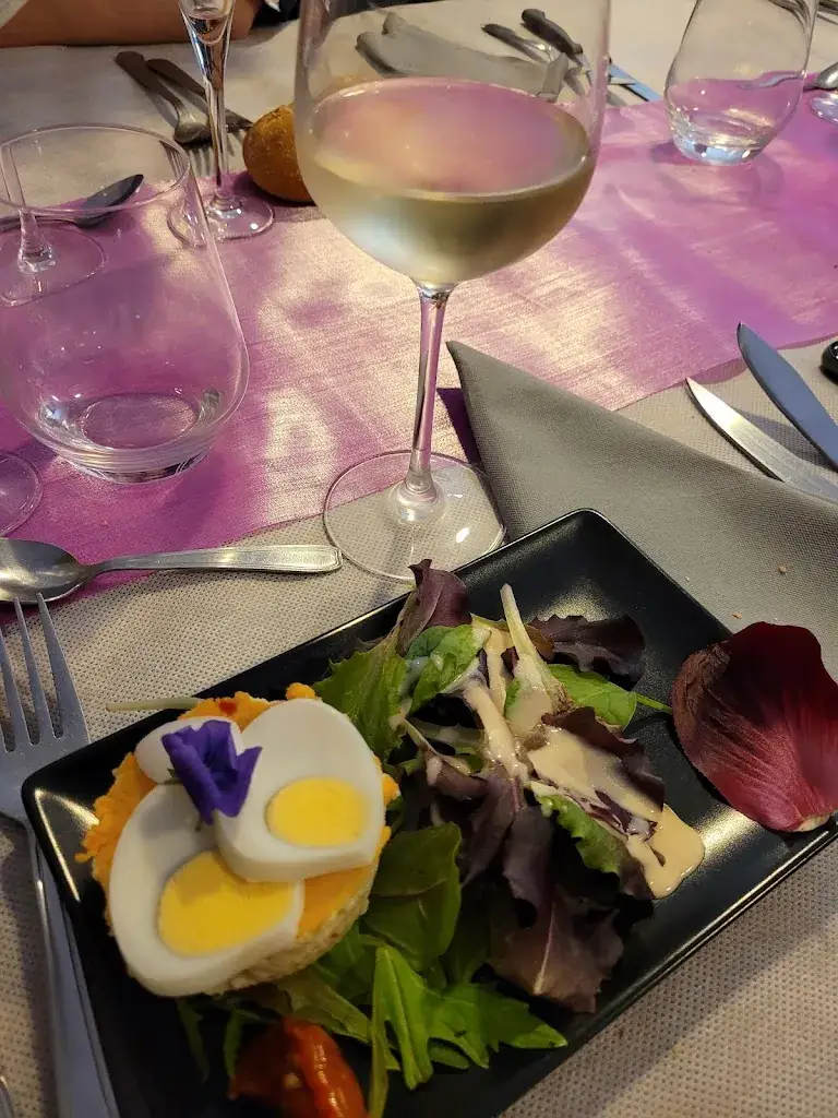 Restaurant des Terrasses_Chapelle-Saint-Luc_slider_image_2