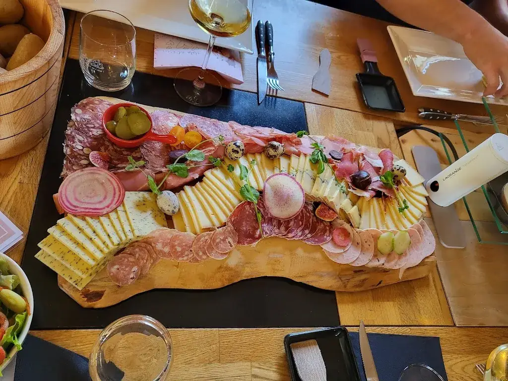 Fanny Chaffaut_Restaurant Le bar à raclettes_Bresse_review