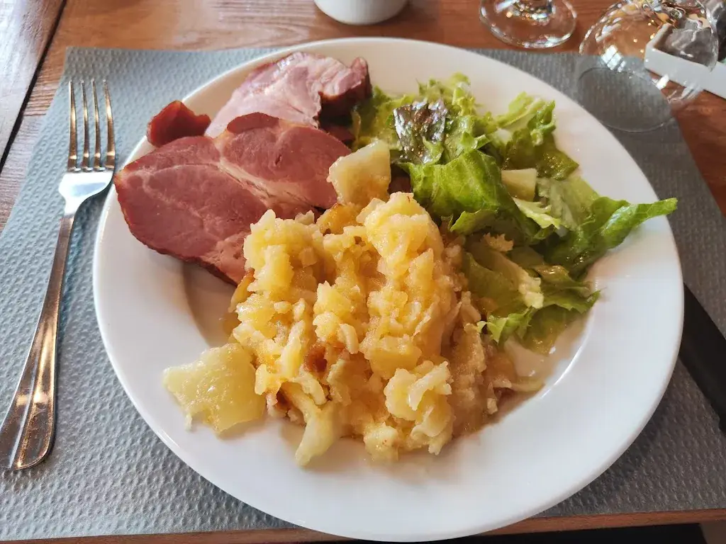 Henry Munro_LE PAQUIS_Bresse_review