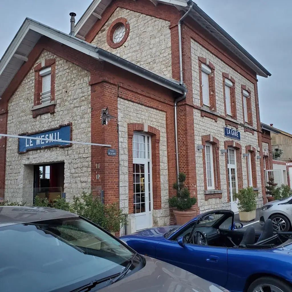 Shannon Chabaud_La Gare_Mesnil-sur-Oger_review