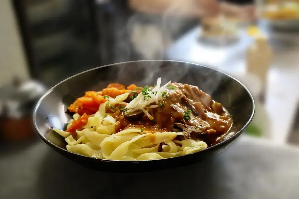 La Maison Jaune_Châteaugay_slider_image_2