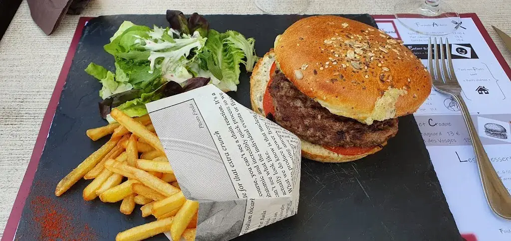 Sylvia De_Hotel De La Grande Cascade_Tholy_avis