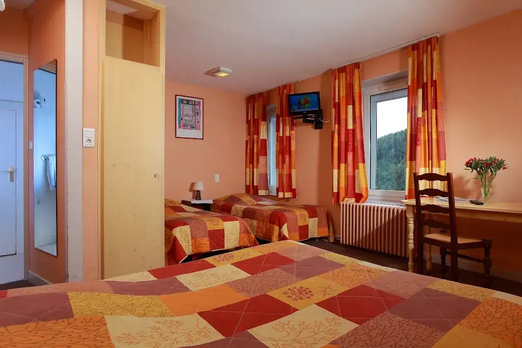 Hotel De La Grande Cascade_Tholy_slider_image_2