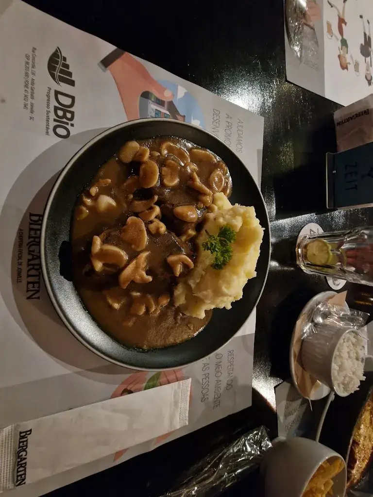 Xiao Hua_Biergarten_Brazil_review