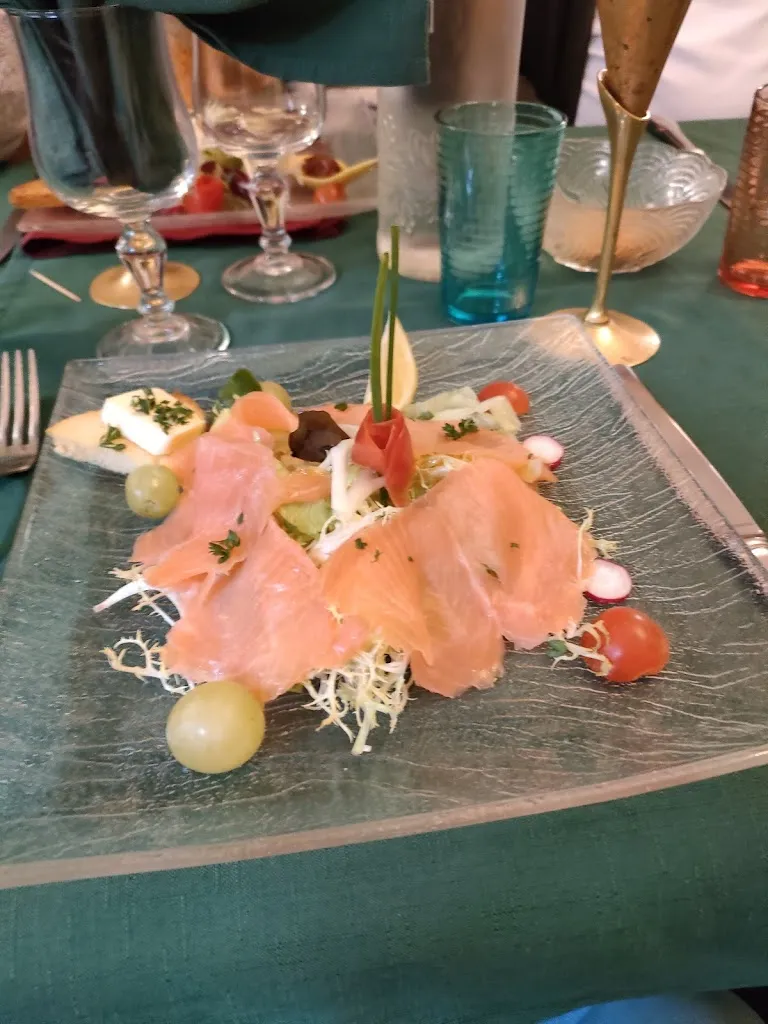 J WDK_AUBERGE DU CHÂTEAU CAVEAU DU GAYCOEUR_Châteaugay_reseña