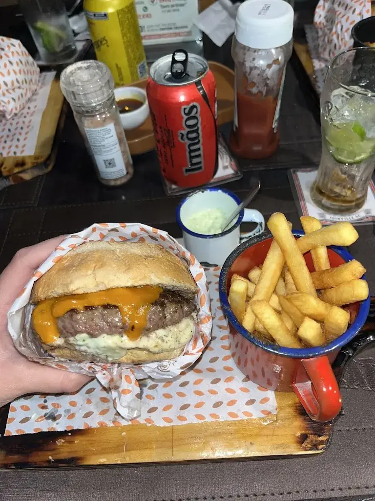 Anna Júlia Schulz_HOLY MEAT_Brazil_review