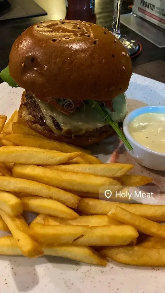 Aruanã Andrade_HOLY MEAT_Brazil_review