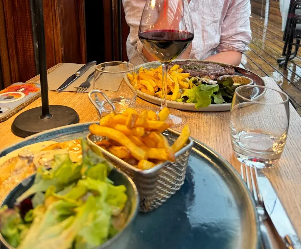 Meg Dunley_LA GRANDE BRASSERIE SALLE 14 depuis 1990 Joinville_Joinville_review