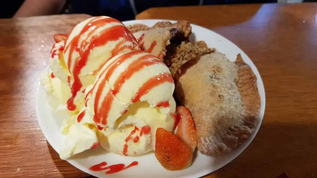 Cris Morrisom_Lanchonete Rio da Prata_Brazil_review