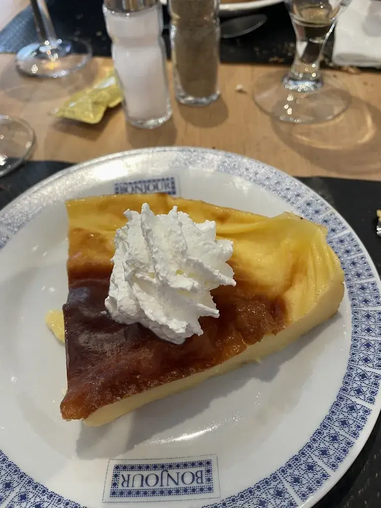 Menu_LES PETITES PORTUGAISES (Bar de la Place)_Châteaugay_imagen_4