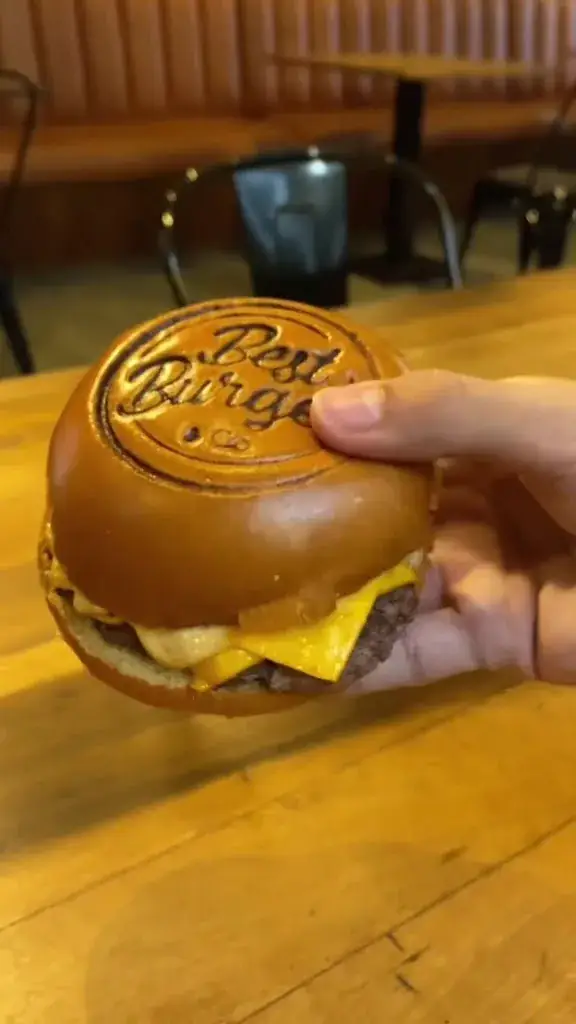 Best Burger & Co.® Joinville_Brazil_slider_image_2