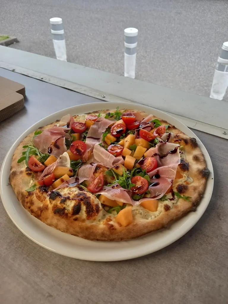 Pizza d'ailleurs_Châteaugay_slider_image_2