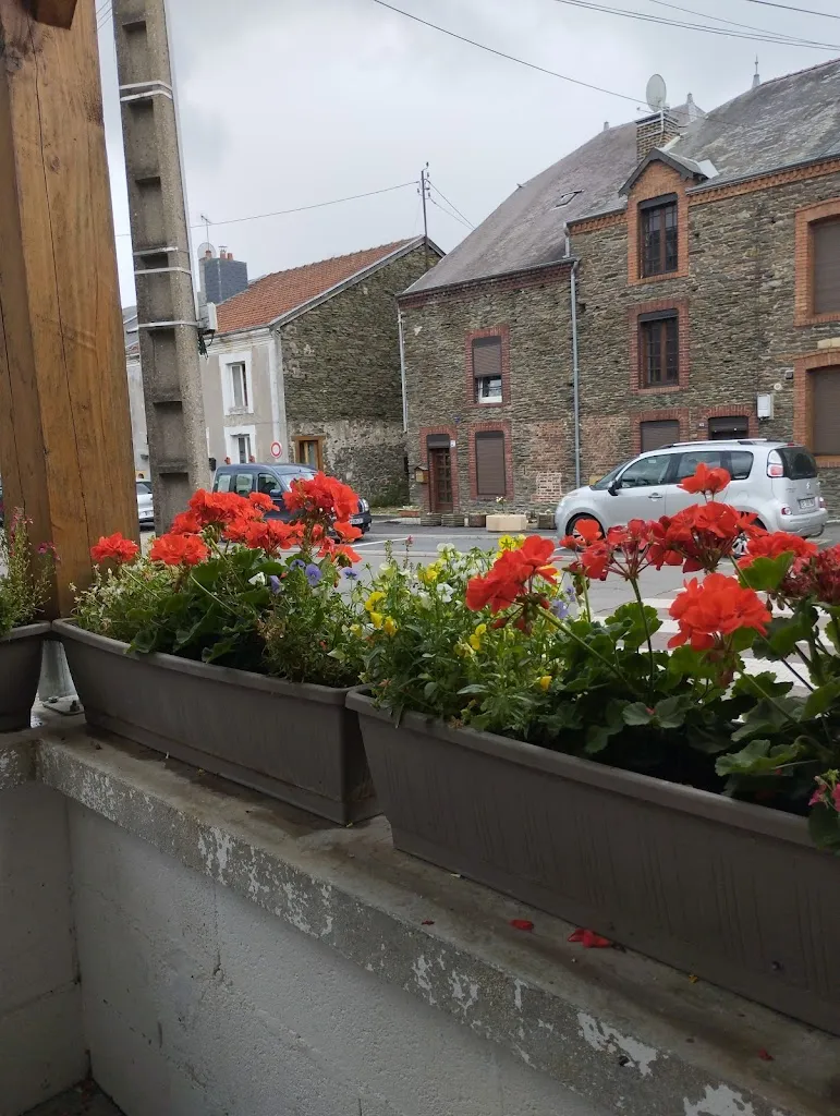 Marie Verquin_Chez Abdel_Hautes-Rivières_review