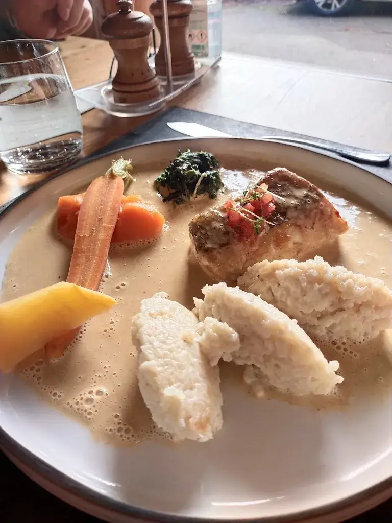 Lina Ruch_La Schlitte_Broque_review