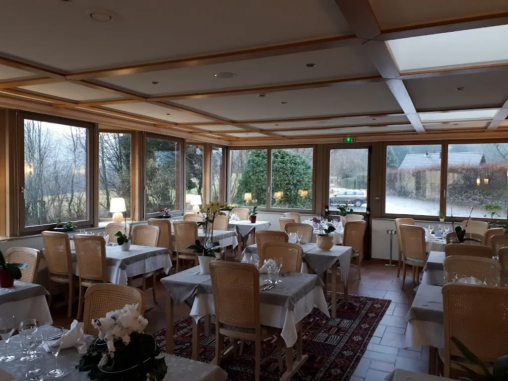 Logis Hôtel Neuhauser restaurant in Broque