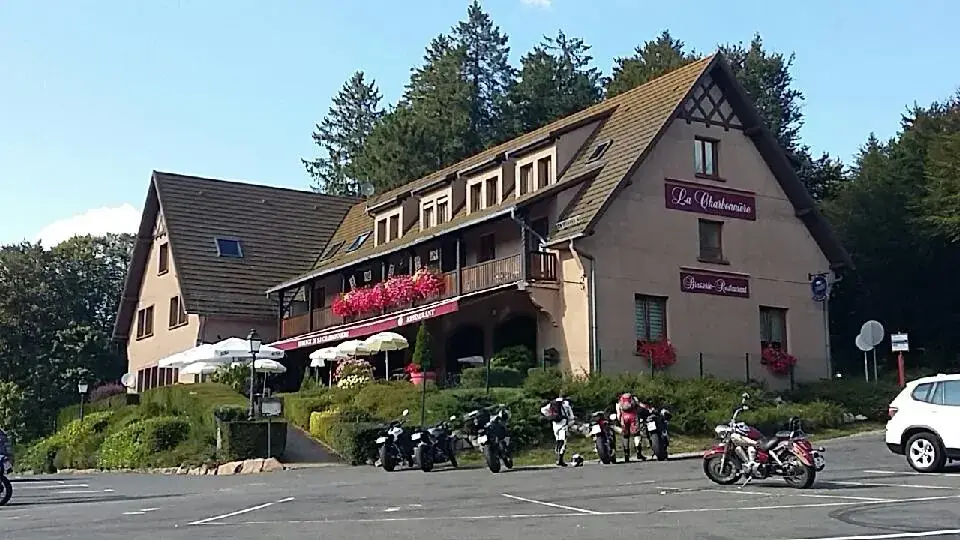 Auberge de la Charbonnière Restaurant in Bellefosse