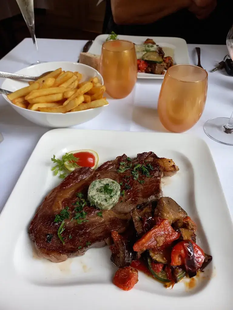 Laure Bassler_Restaurant Castel del Monte_Barembach_recensione