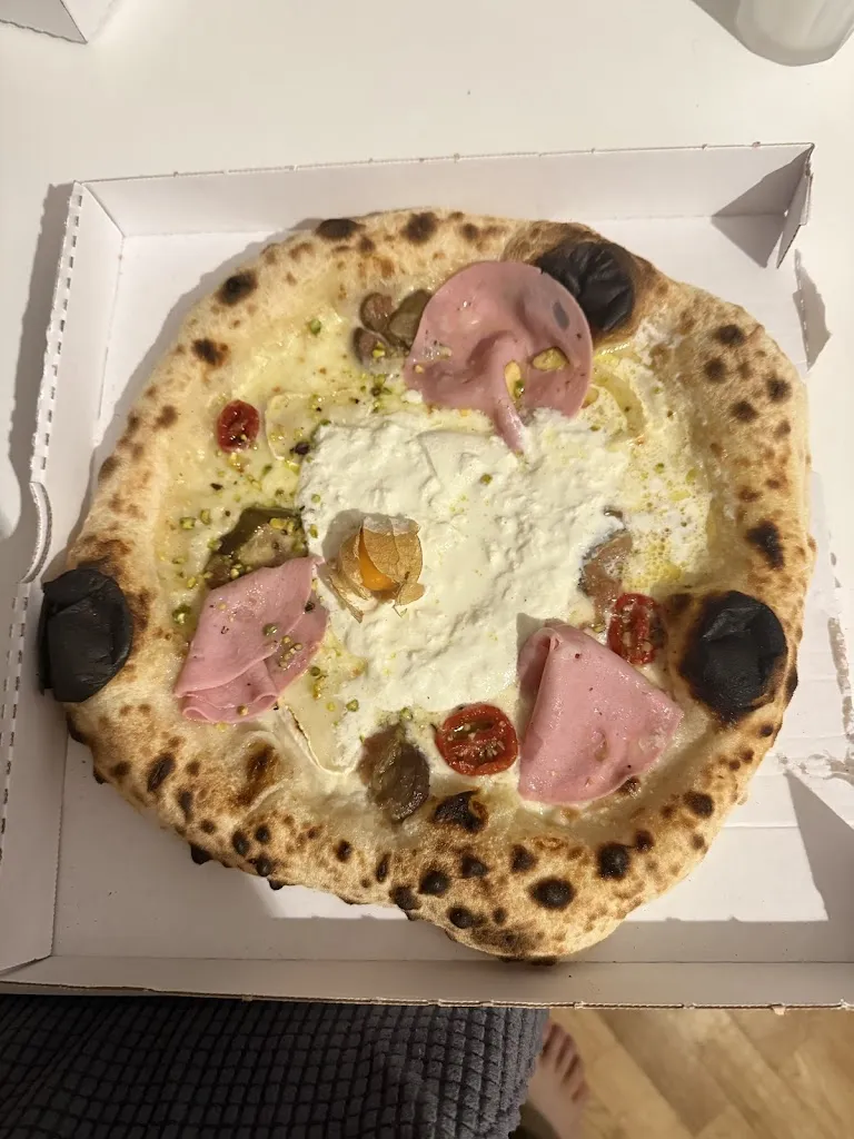 Kévin Cocard_Pizzeria CUSANO_Ban-Saint-Martin_review