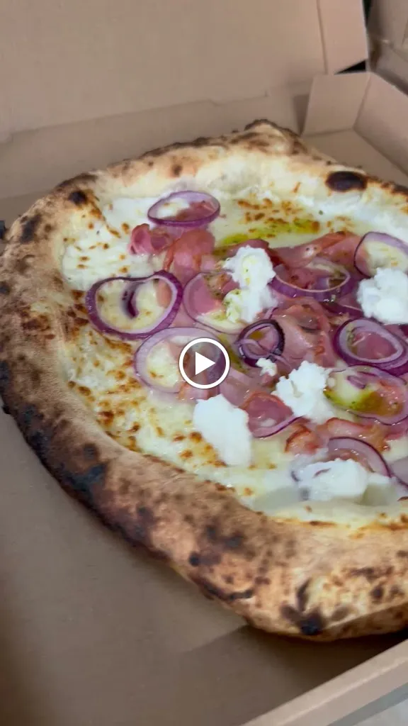 Pizzeria CUSANO_Ban-Saint-Martin_slider_image_2