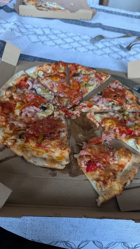 Theo Machaw_Lorraine Pizza_Ban-Saint-Martin_review