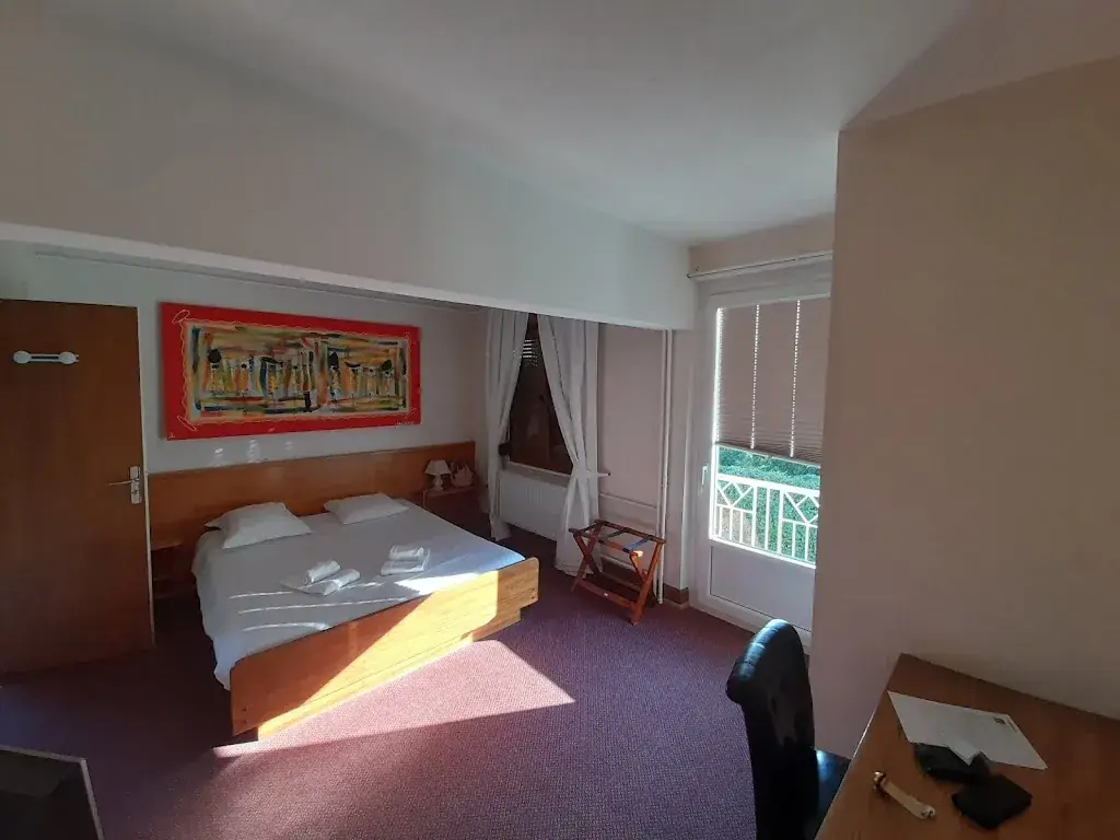 Petra Valkova_Hôtel Restaurant Elisabeth - La Vancelle_Vancelle_review