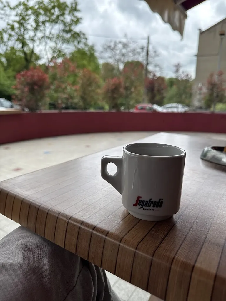 Alexis Legendre_Bar // Brasserie du Stade_Longeville-lès-Metz_review