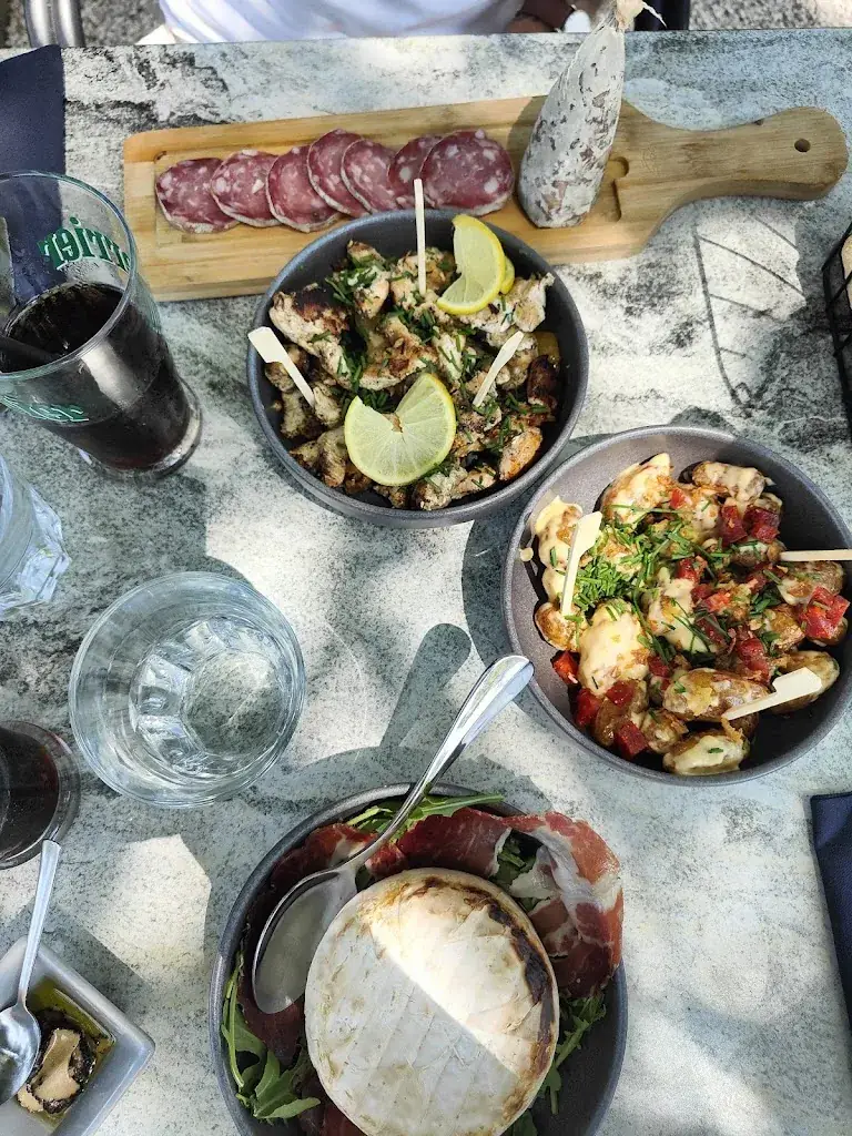 Alison. S_La Garçonnière - Restaurant et bien +_Châteauneuf-du-Rhône_avis