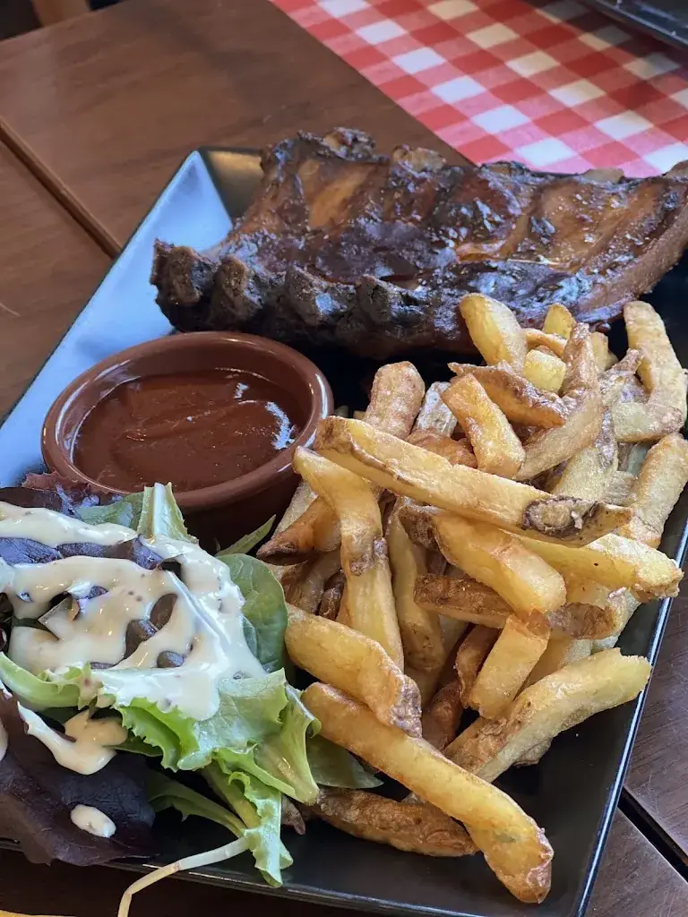 Dina Abushakra_La Baraque_Châteauneuf-du-Rhône_review