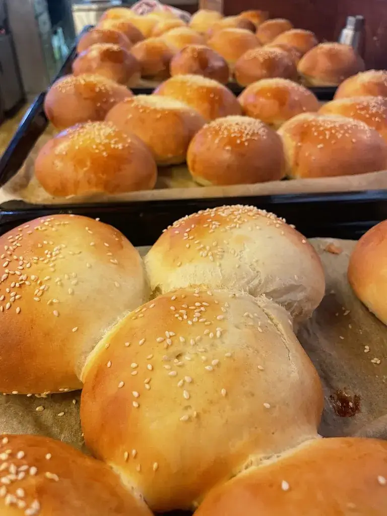 Le Blue Buns - Lumen - Burgers, Tartares & Entrecôte Café de Paris Boubier à Renens Crissier_Crissier_slider_image_2