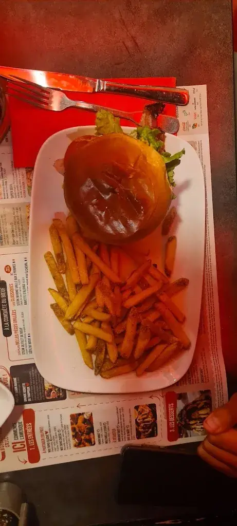 Michał Adamski_Parrillada_Longeville-lès-Saint-Avold_review