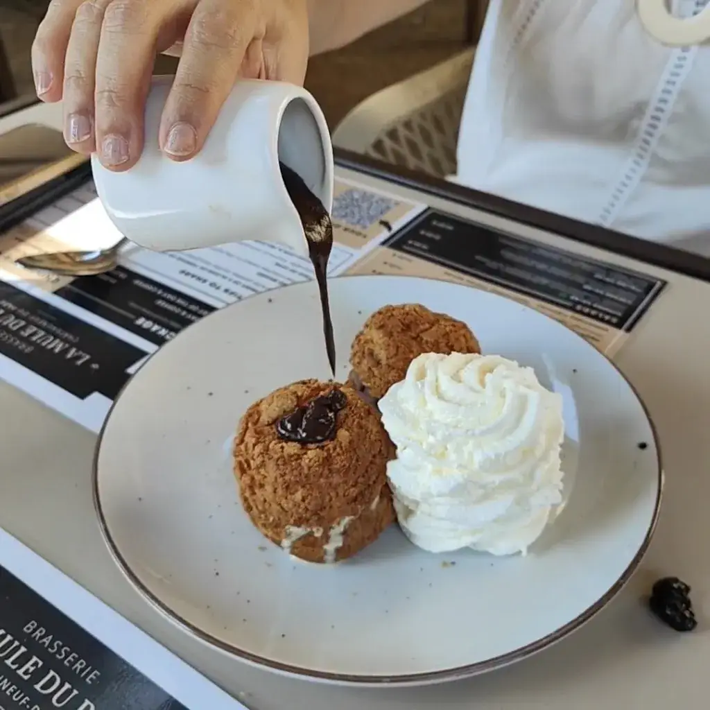 Brasserie La Mule du Pape_Châteauneuf-du-Pape_slider_image_2