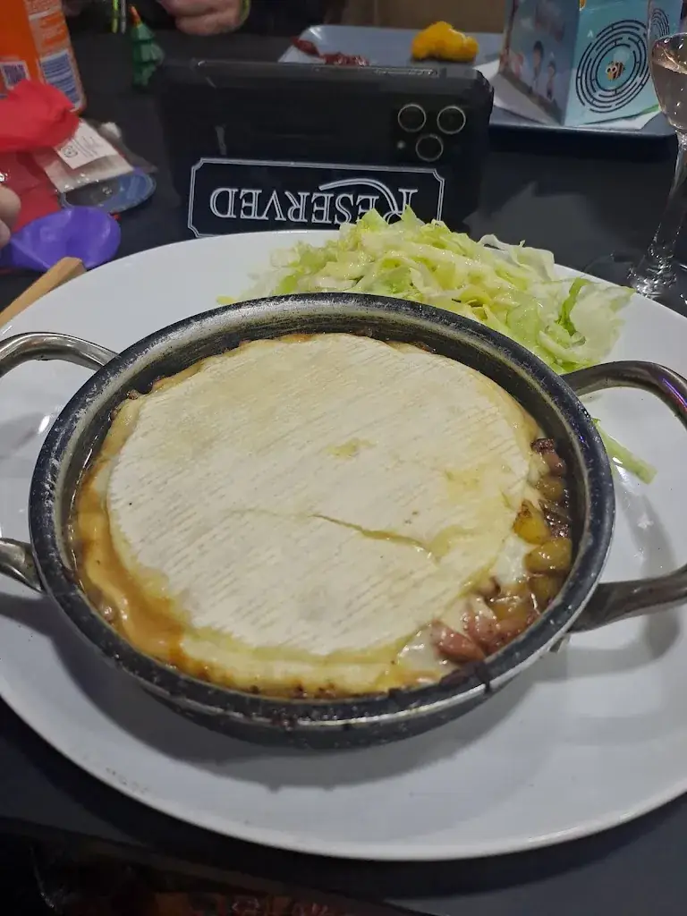 Laction Ionut_L’ESCALE_Ligny-en-Barrois_recensione