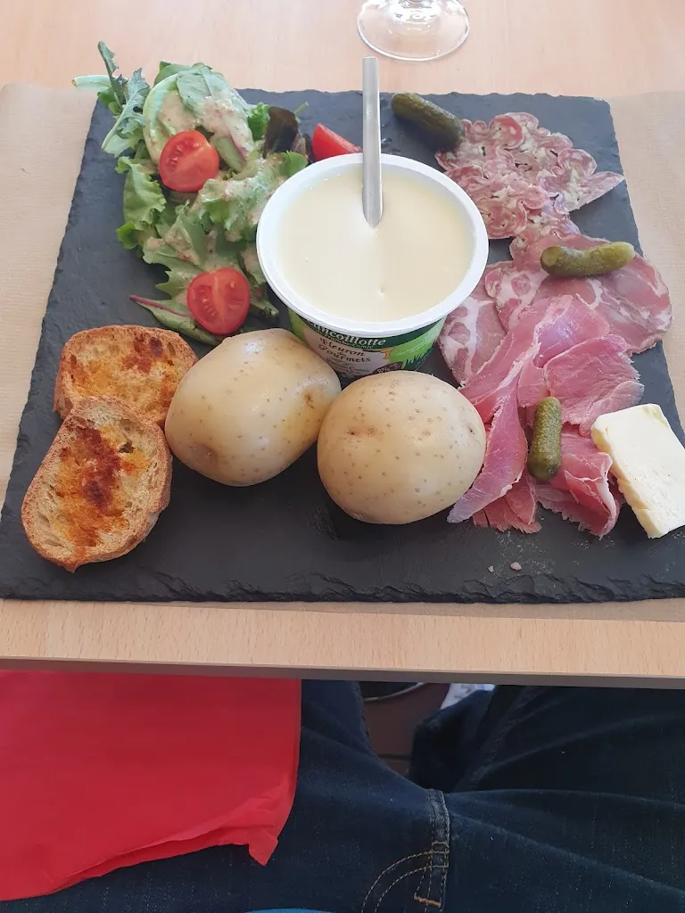 Menu_Restaurant chez Lisa plateau de retord_Valserhône_image_6