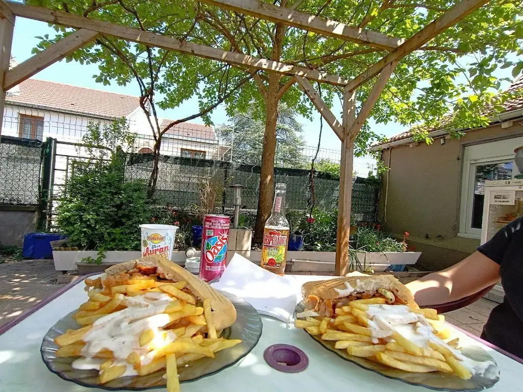 Justin Grimpelito_Café du Stade_Langres_review