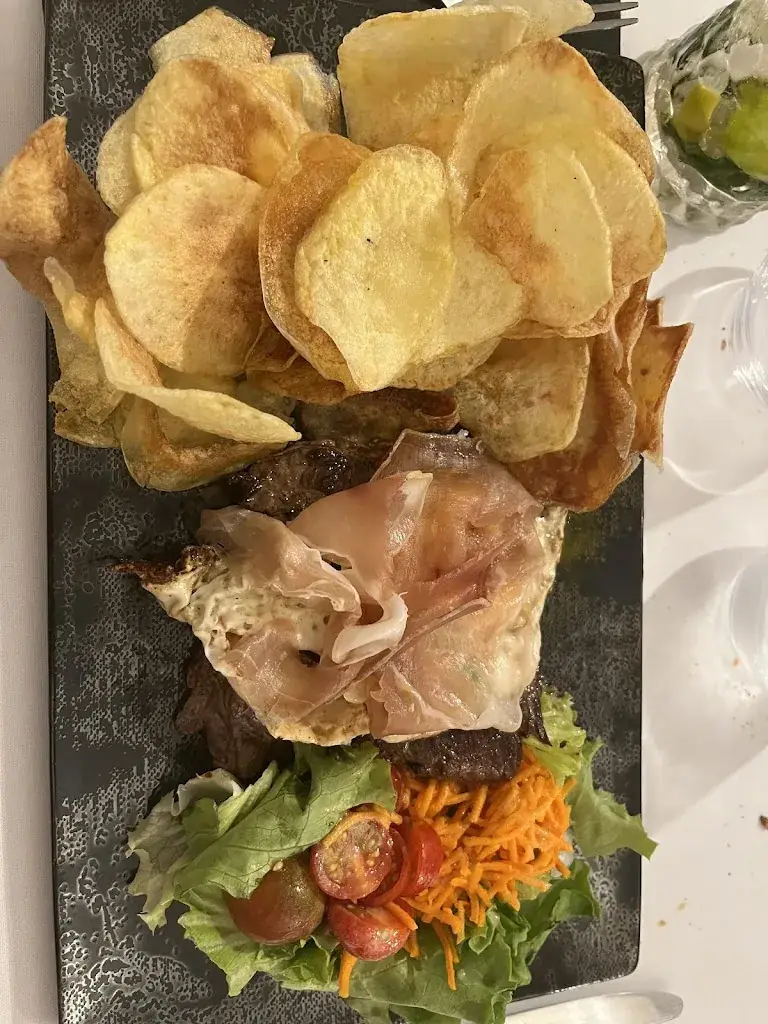 Ophélie Lartillier_Au Point_Maizières-la-Grande-Paroisse_review