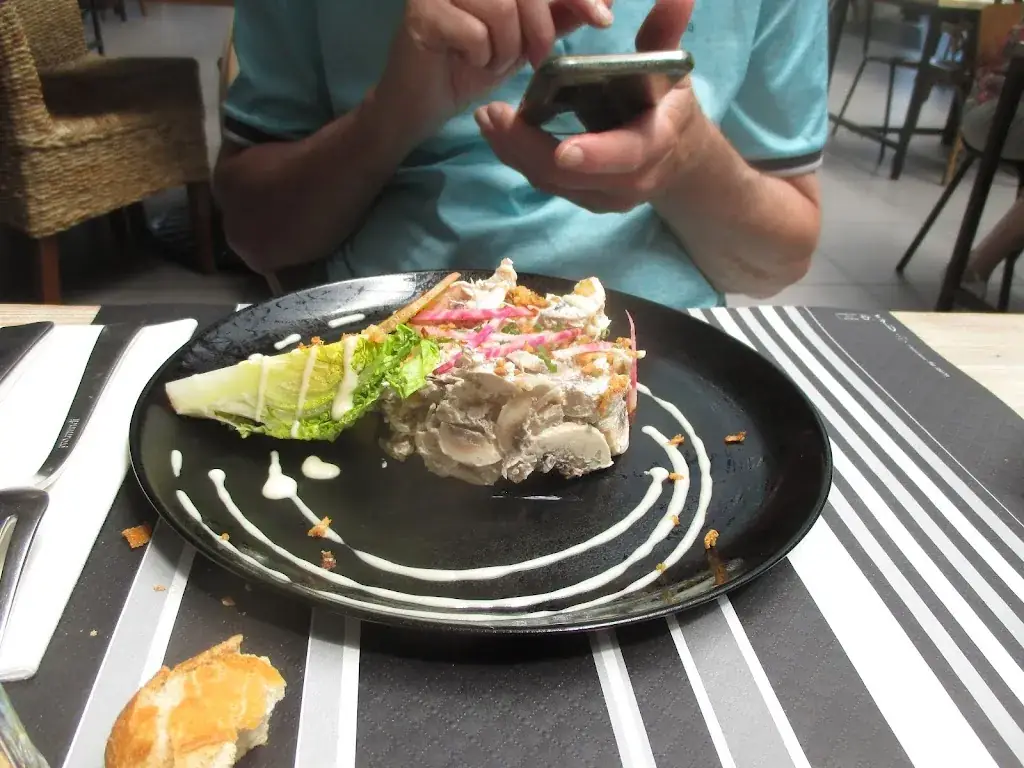 Alain PENET_À Vos Couverts_Maizières-la-Grande-Paroisse_review