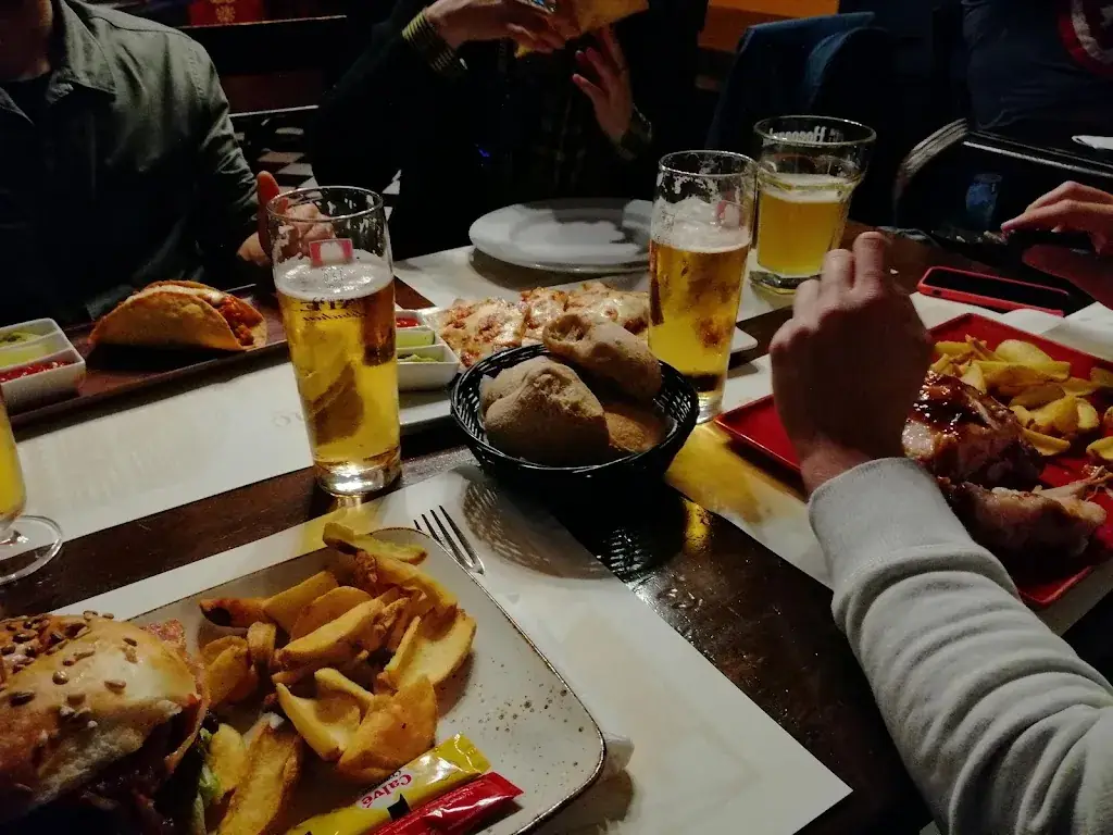 brian lois_Ristorante Celtic House - Effeci srl_Italy_review