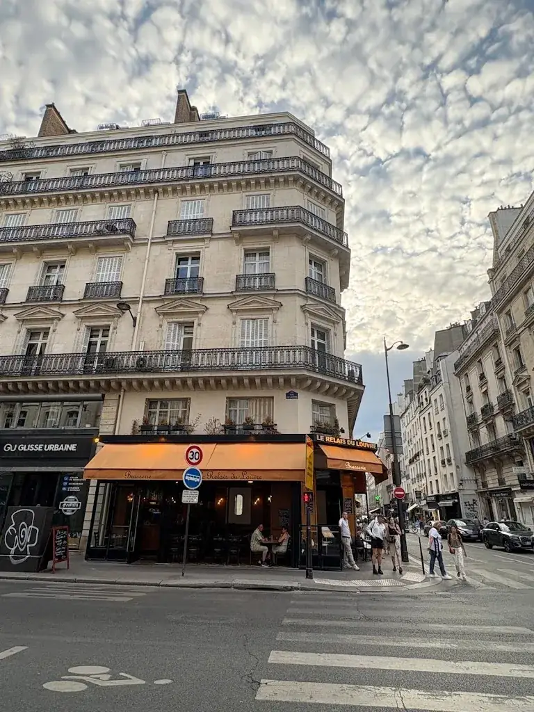 Z L_Le Relais du Louvre_Paris_review