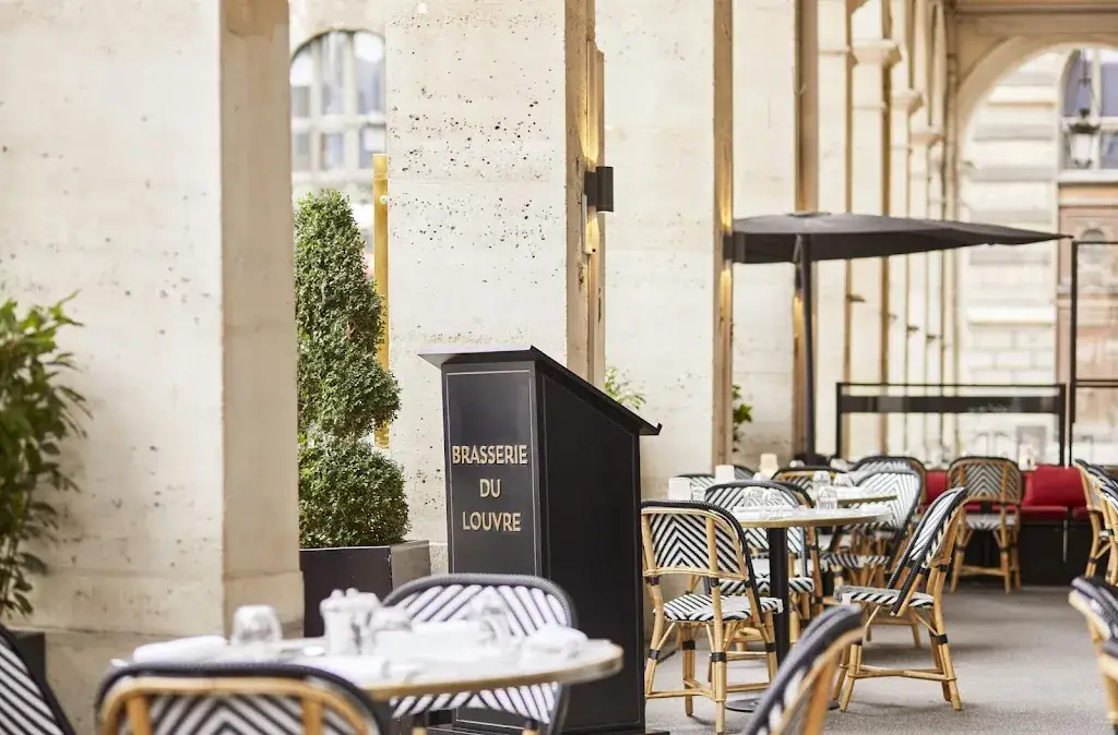 Brasserie du Louvre restaurant in Paris